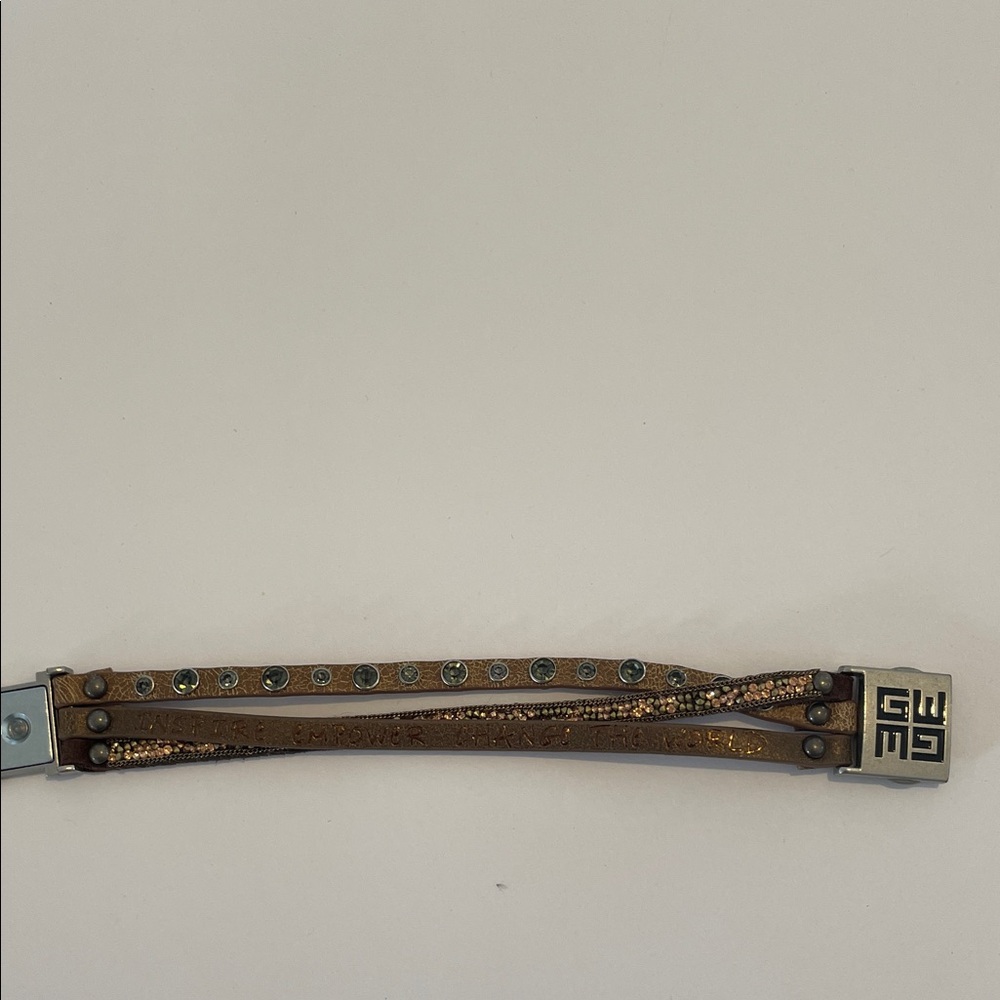 Stylish Brown Bracelet with Gold Details